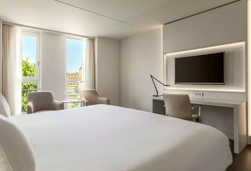 ホテル NH Collection Amsterdam Barbizon Palace