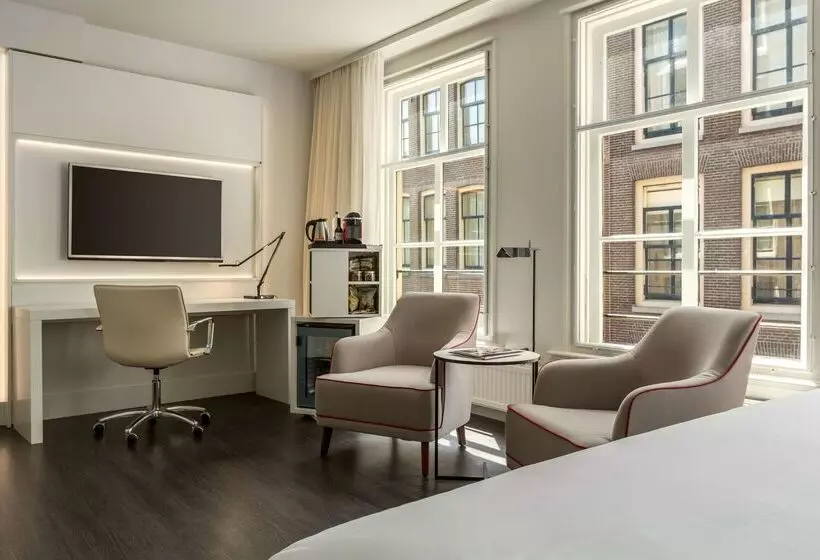 ホテル NH Collection Amsterdam Barbizon Palace