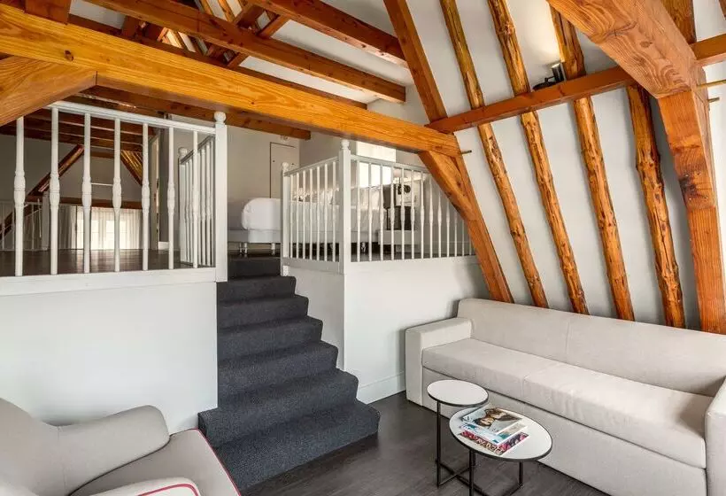 ホテル NH Collection Amsterdam Barbizon Palace