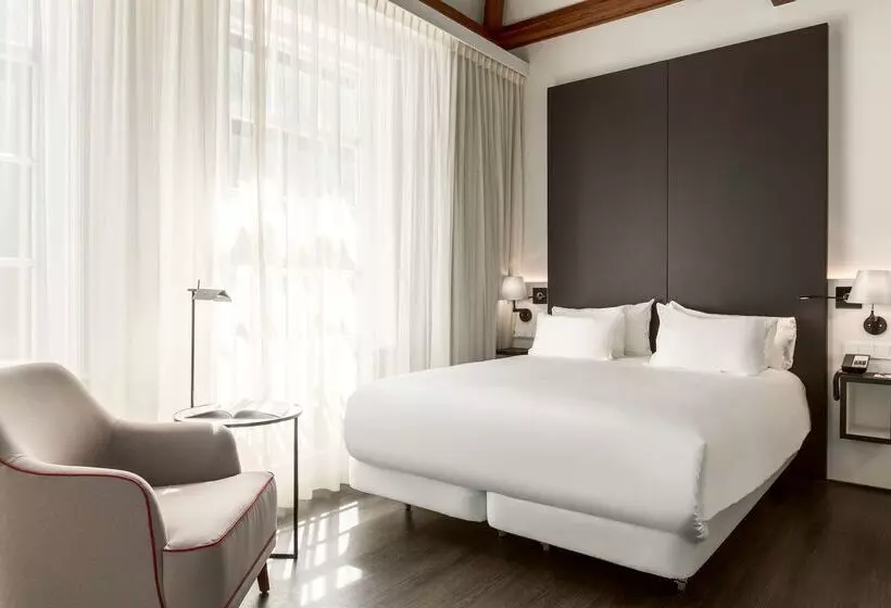 ホテル NH Collection Amsterdam Barbizon Palace