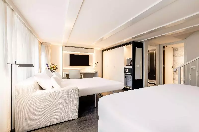 ホテル NH Collection Amsterdam Barbizon Palace