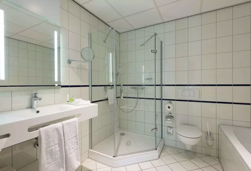 Отель NH Eindhoven Conference Centre Koningshof