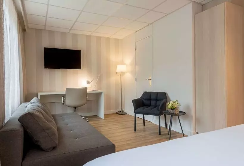 Отель NH Eindhoven Conference Centre Koningshof