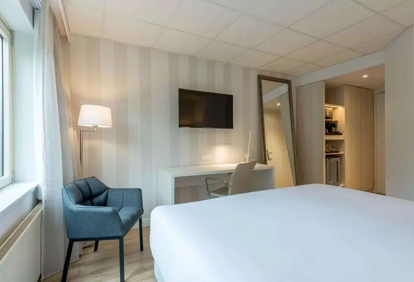 Отель NH Eindhoven Conference Centre Koningshof
