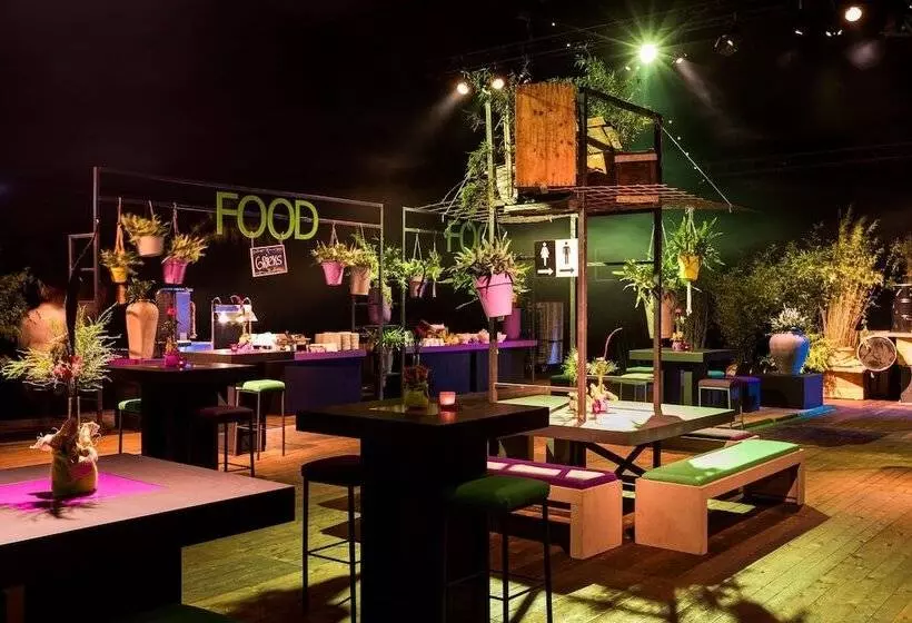 Отель NH Eindhoven Conference Centre Koningshof