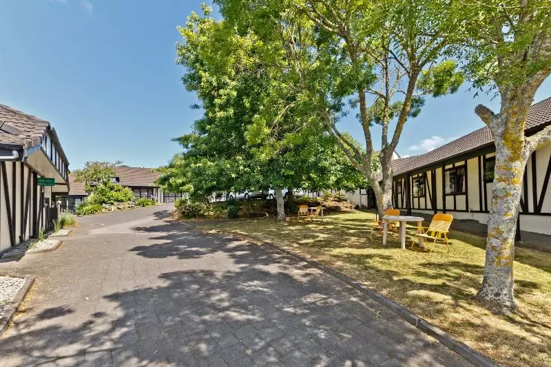 호텔 Oakwood Manor Motor Lodge