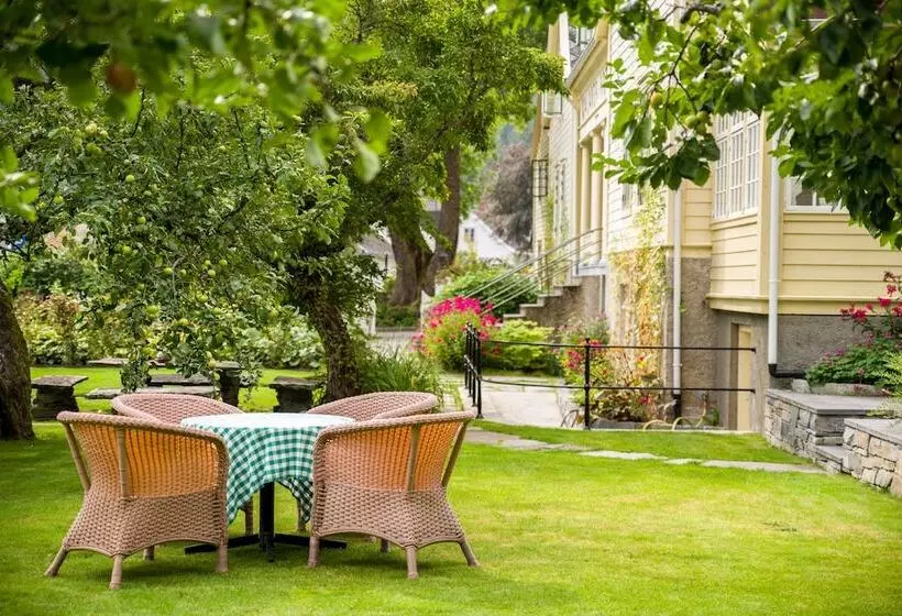 בית מלון כפרי Walaker