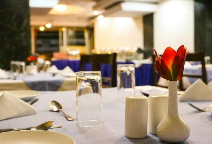 ホテル Woodland Kathmandu