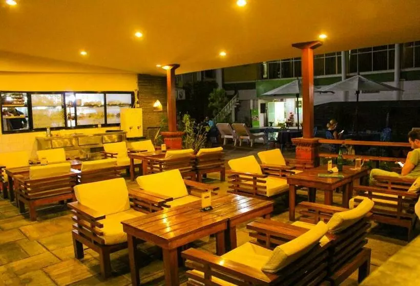 ホテル Woodland Kathmandu