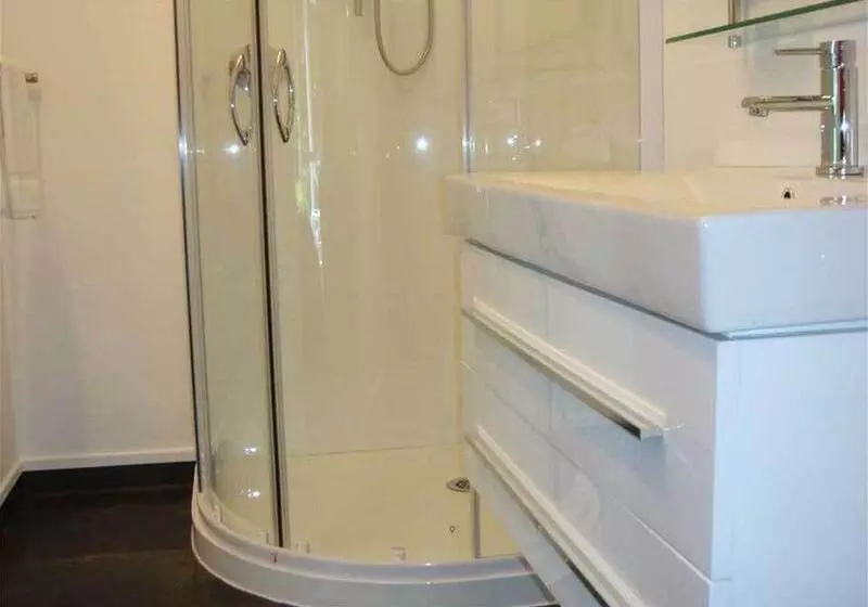 Colonial House Motel