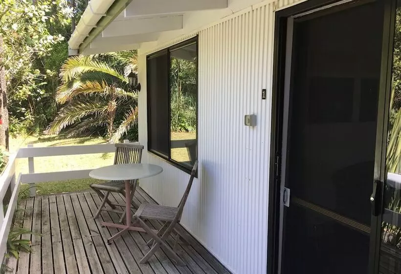 Colonial House Motel