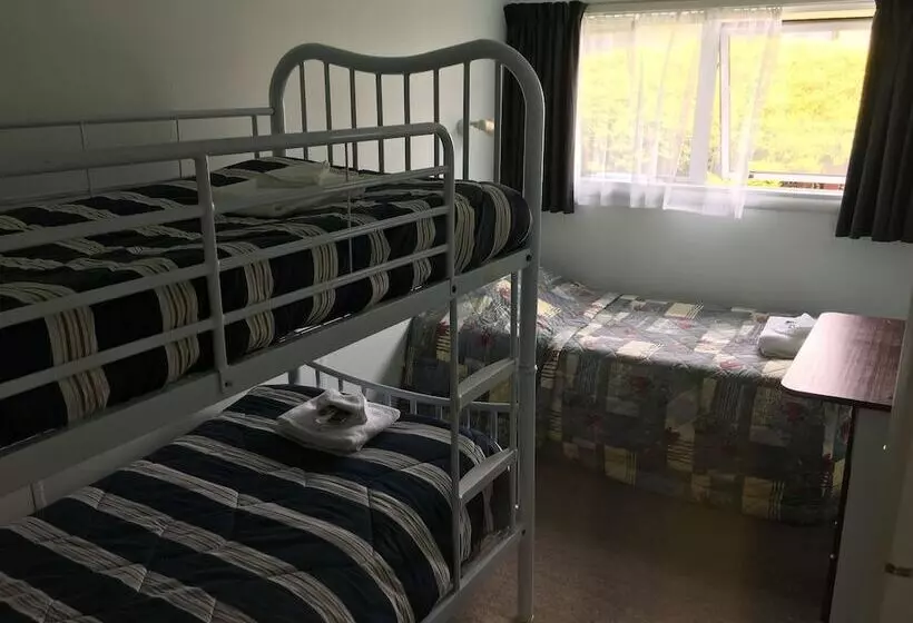 Courtesy Court Motel