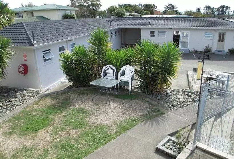 Courtesy Court Motel