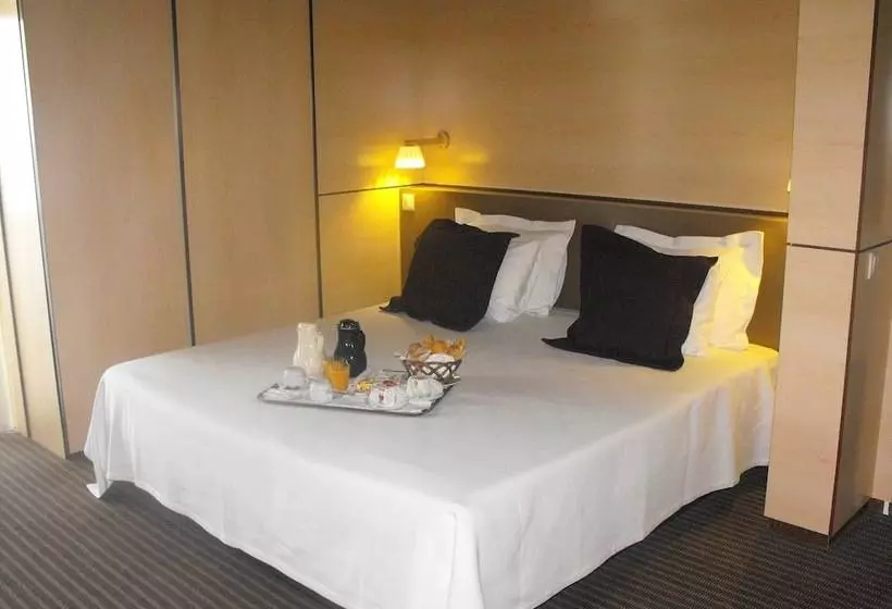 בית מלון כפרי Axis Vermar Conference & Beach