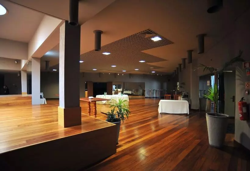 בית מלון כפרי Axis Vermar Conference & Beach