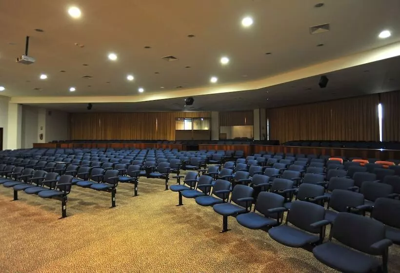 בית מלון כפרי Axis Vermar Conference & Beach