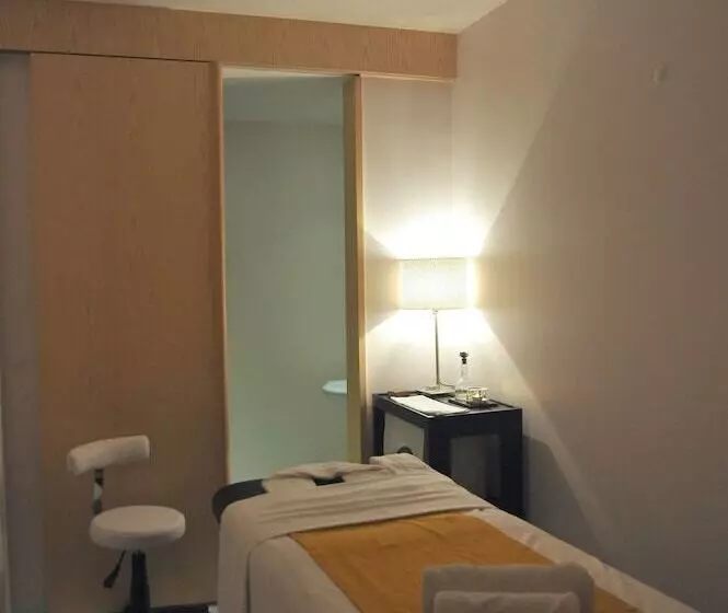 בית מלון כפרי Axis Vermar Conference & Beach