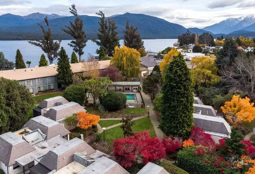 Distinction Te Anau Hotel & Villas