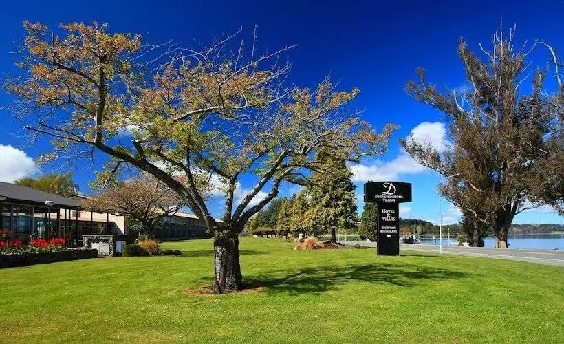 Distinction Te Anau Hotel & Villas
