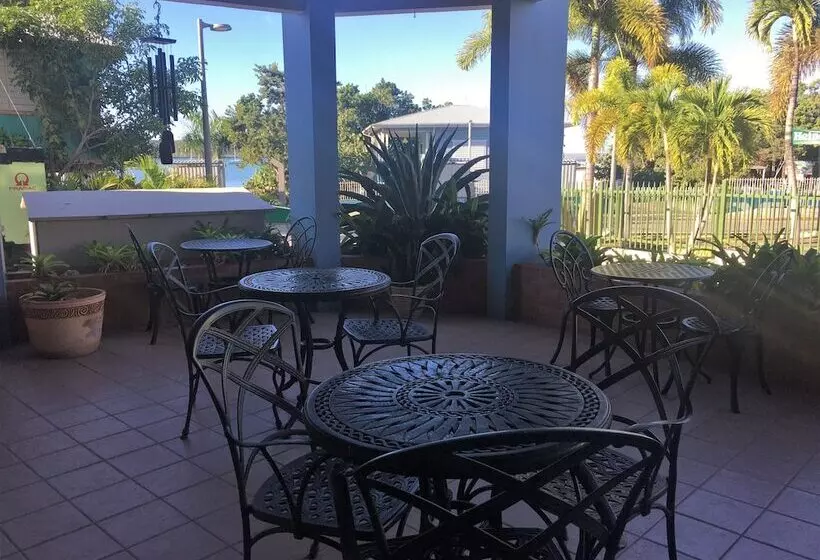 هتل Parador Boquemar