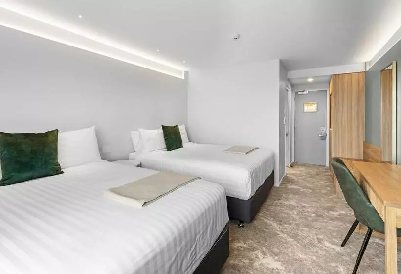 Elms Christchurch, Ascend Hotel Collection