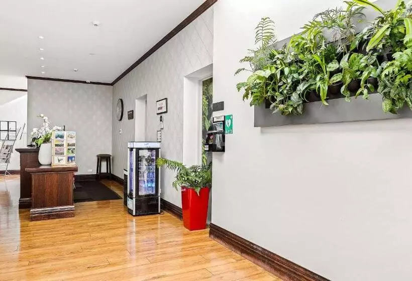 Elms Christchurch, Ascend Hotel Collection