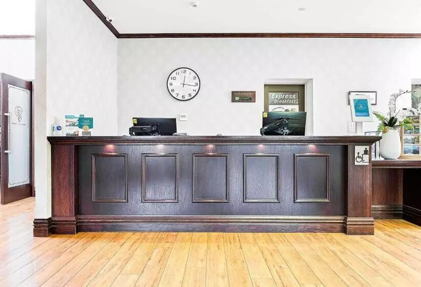 Elms Christchurch, Ascend Hotel Collection