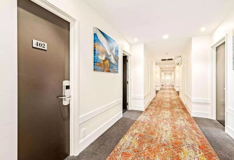 Elms Christchurch, Ascend Hotel Collection