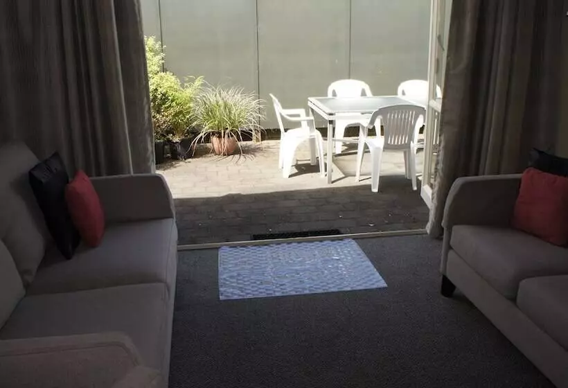 מוטל Bk S Egmont Motor Lodge