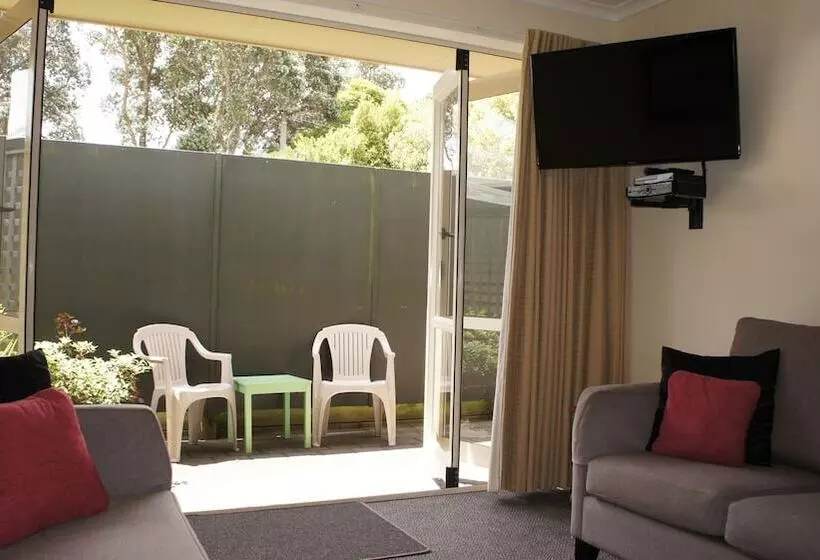 מוטל Bk S Egmont Motor Lodge