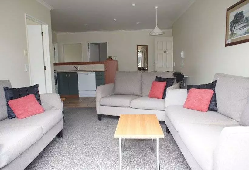 מוטל Bk S Egmont Motor Lodge