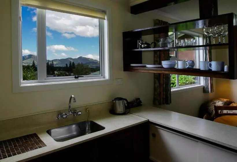 Мотель Greenacres Alpine Chalets & Villas