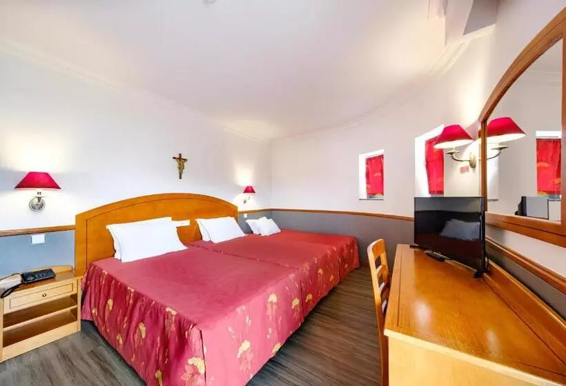 レジデンス Santo Amaro Sa Hotels