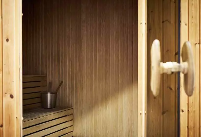 Clarion Collection Hotel Temperance