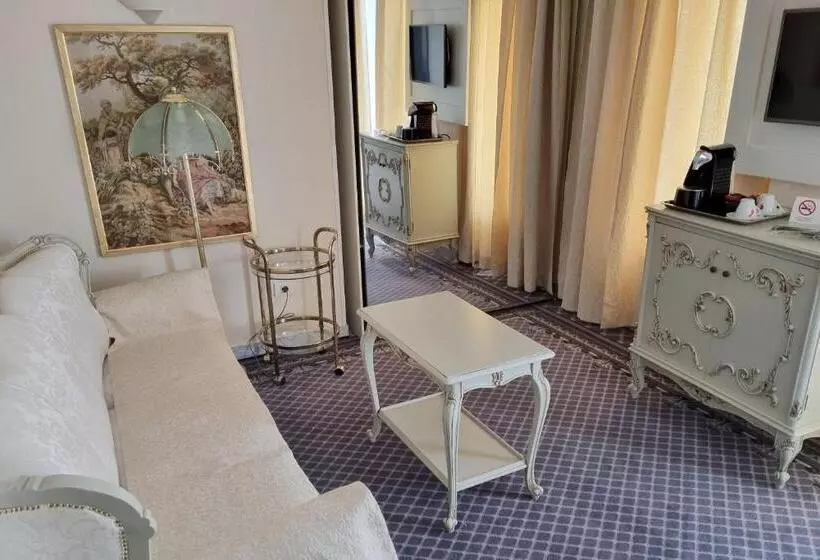 ホテル Continental Forum Arad