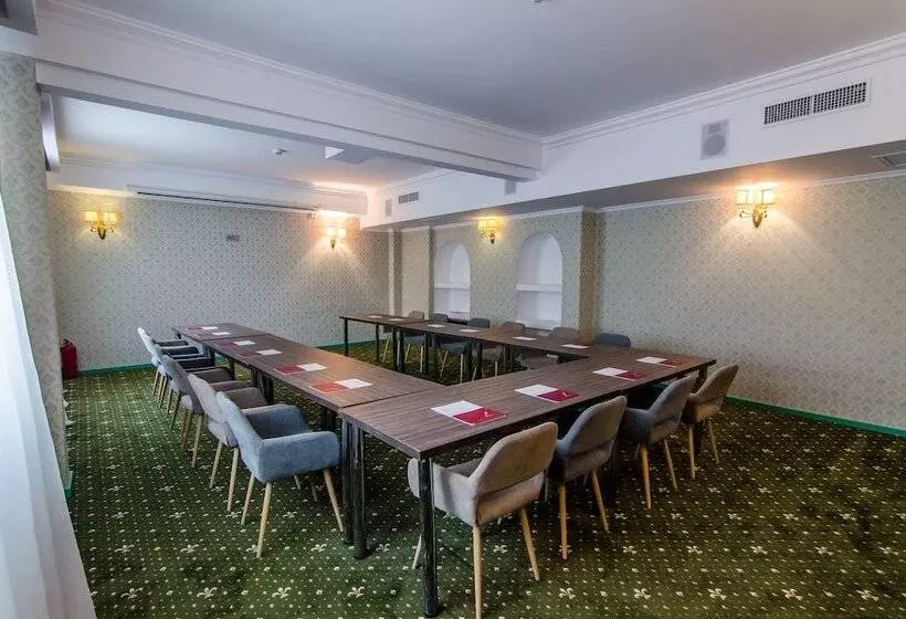 هتل Lido By Phoenicia