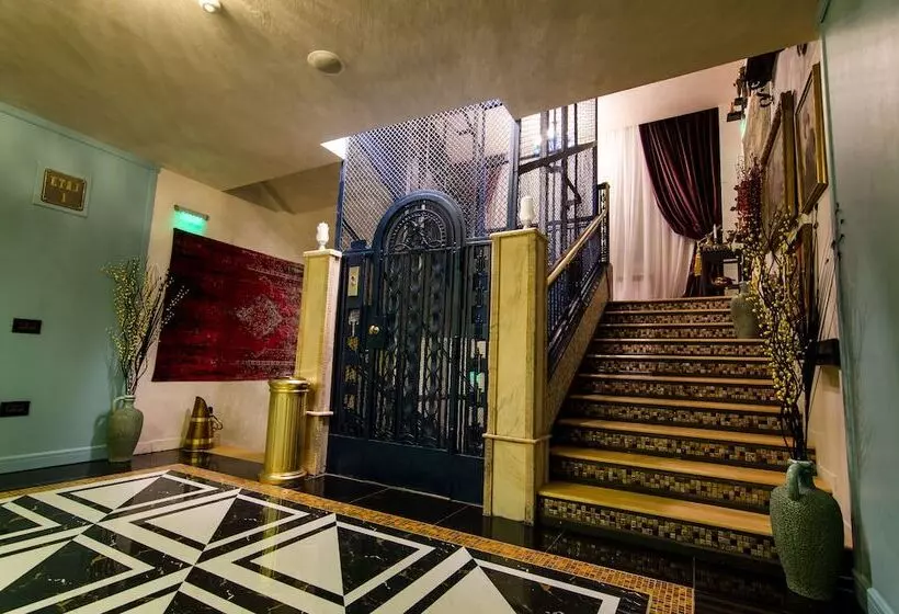 هتل Lido By Phoenicia