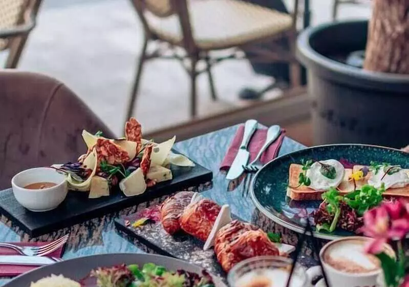 هتل Lido By Phoenicia