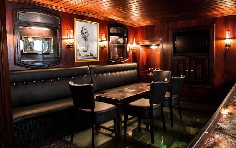 هتل Mälardrottningen Yacht