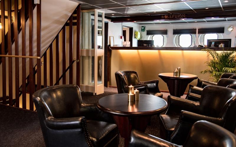 هتل Mälardrottningen Yacht