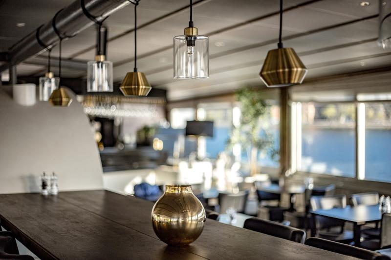 هتل Mälardrottningen Yacht