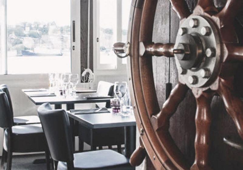 هتل Mälardrottningen Yacht