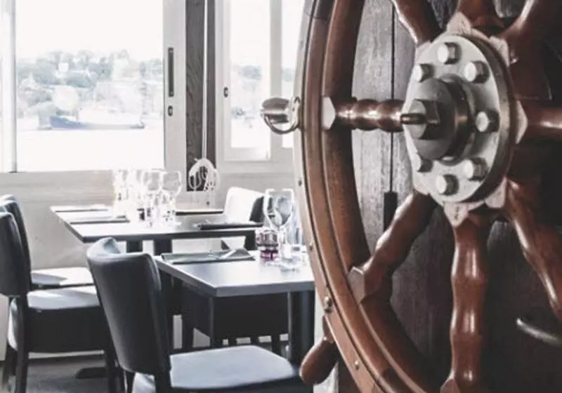 فندق Mälardrottningen Yacht