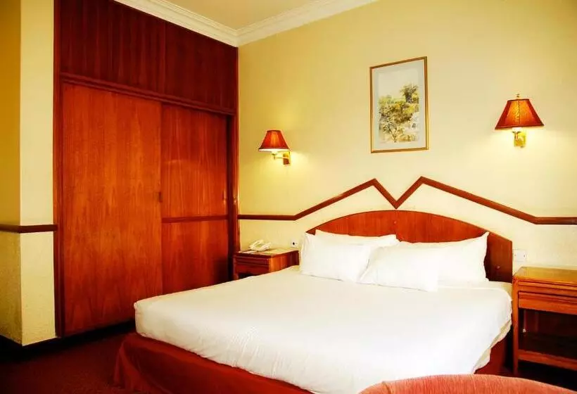 هتل New Ambassador