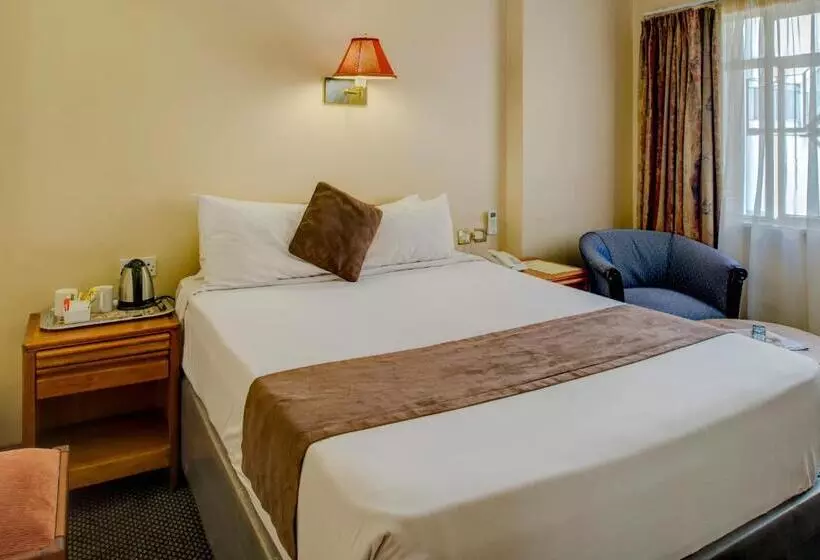 هتل New Ambassador