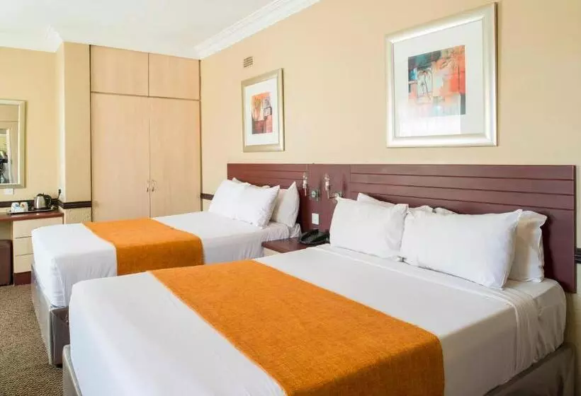 هتل New Ambassador