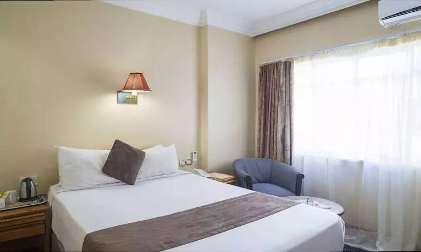 هتل New Ambassador