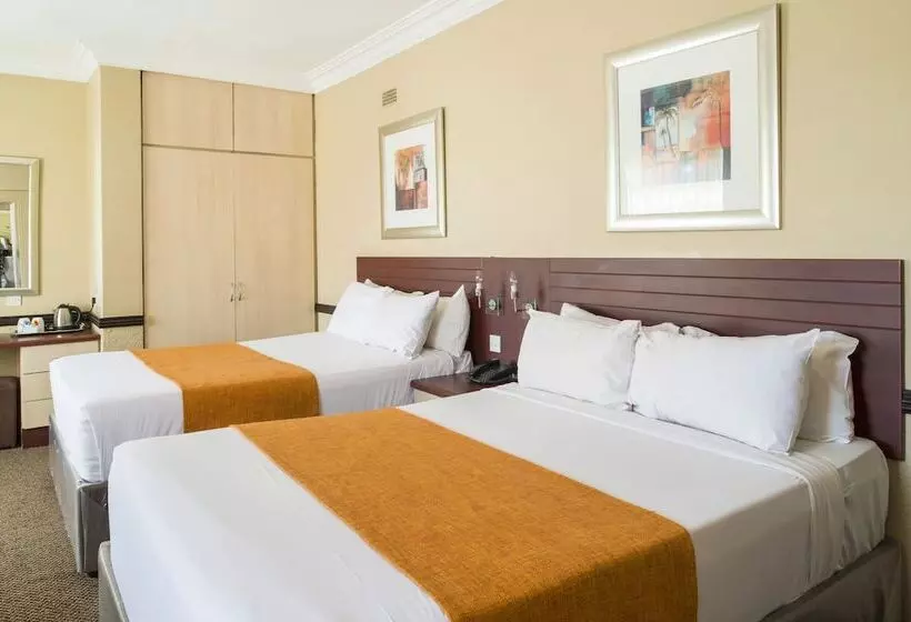 هتل New Ambassador