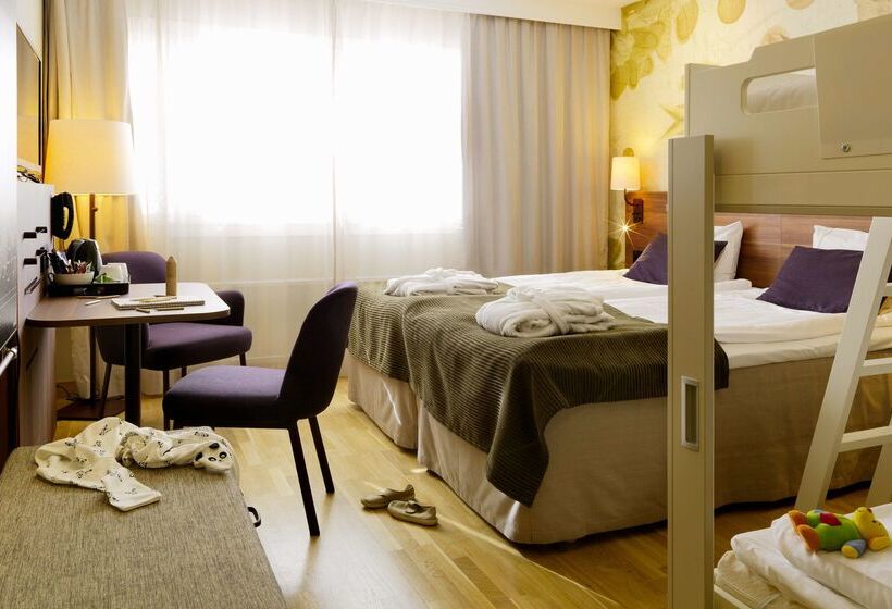 هتل Scandic Orebro Vast