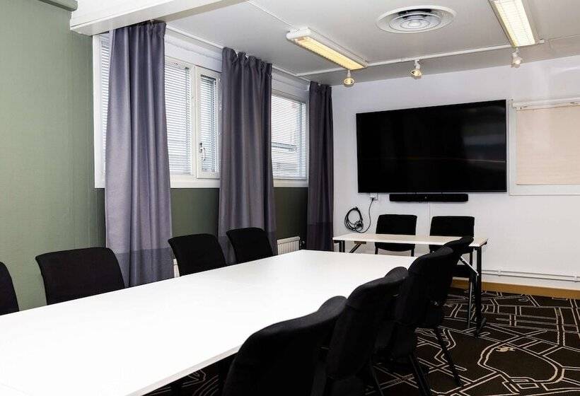 هتل Scandic Orebro Vast